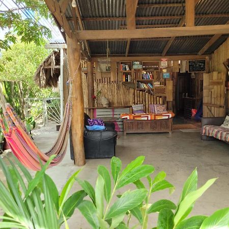 Puerto Viejo de Talamanca Roots Family旅舍 外观 照片
