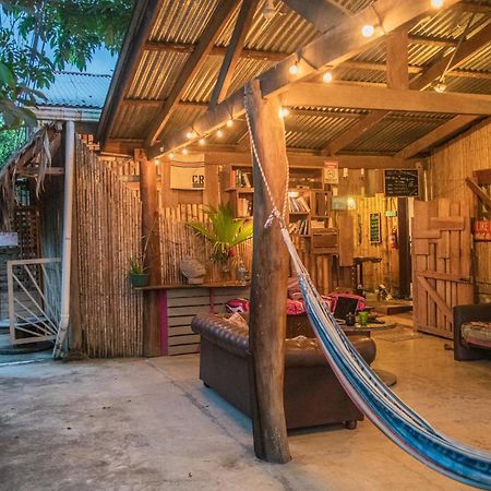 Puerto Viejo de Talamanca Roots Family旅舍 外观 照片