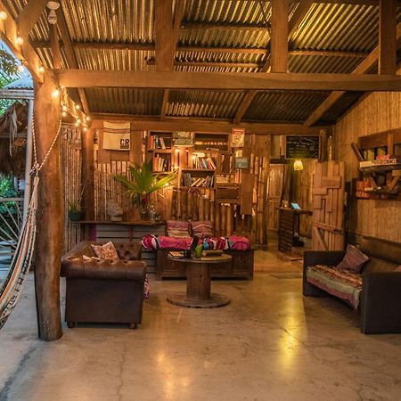 Puerto Viejo de Talamanca Roots Family旅舍 外观 照片