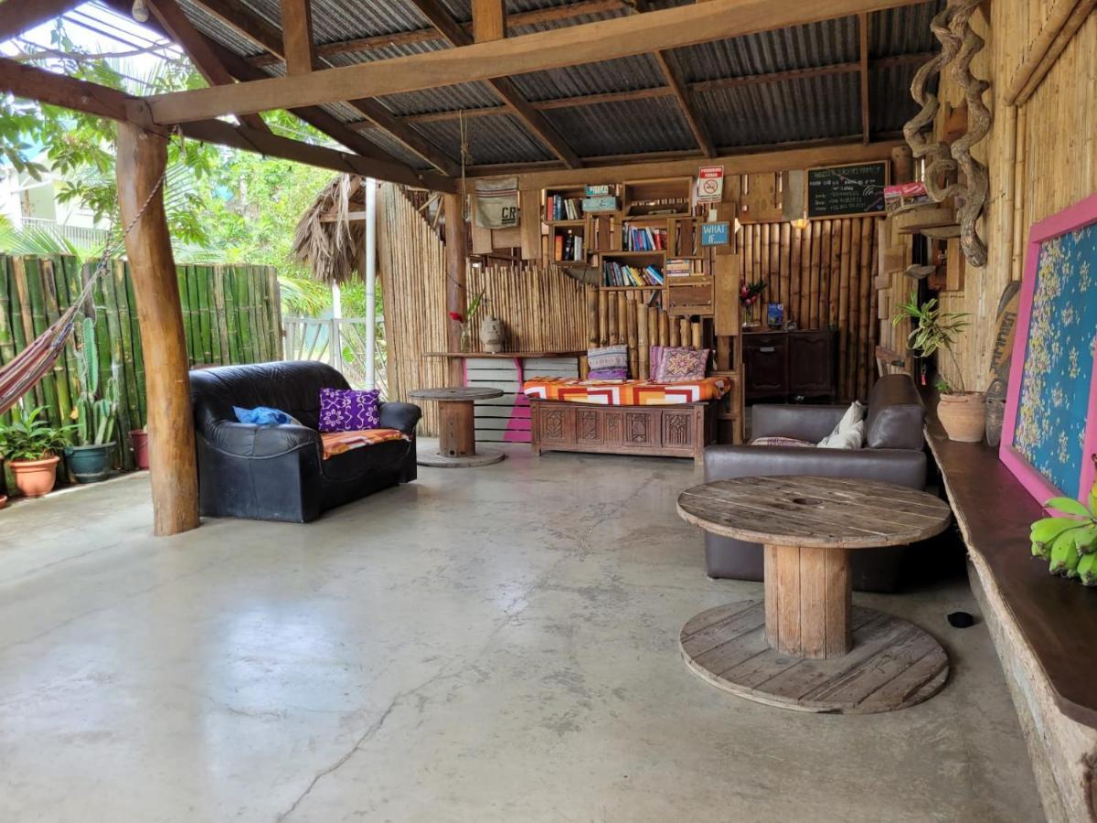 Puerto Viejo de Talamanca Roots Family旅舍 外观 照片