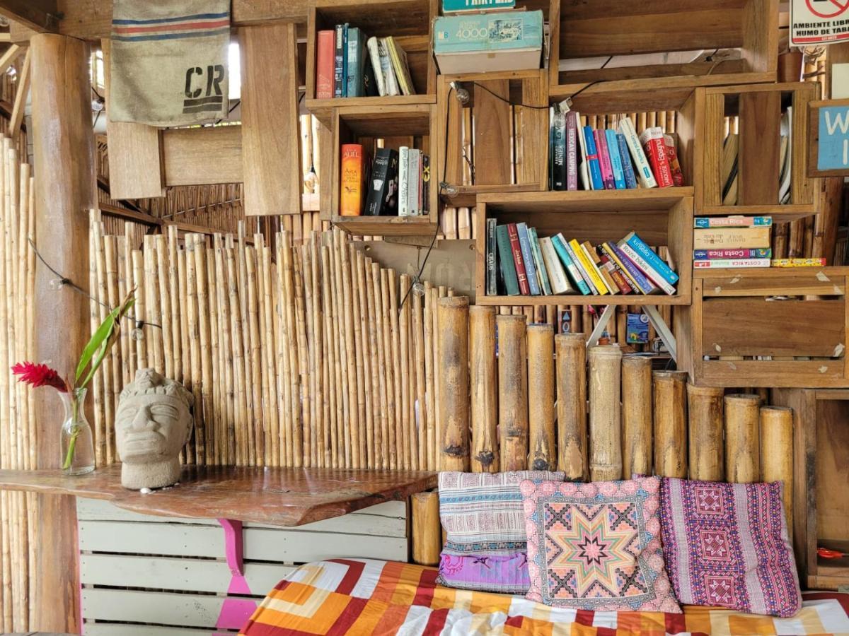 Puerto Viejo de Talamanca Roots Family旅舍 外观 照片