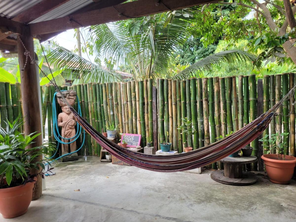 Puerto Viejo de Talamanca Roots Family旅舍 外观 照片